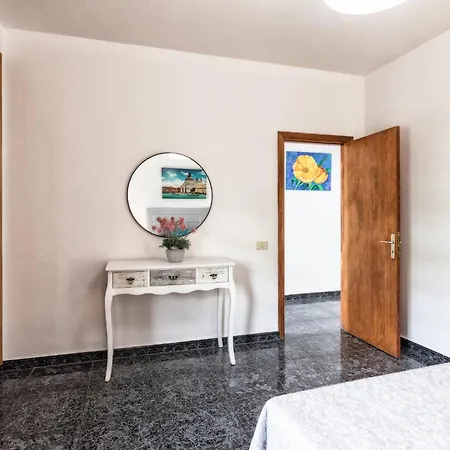 Lightbooking Luymar 2 Bedroom De Con Piscina Διαμέρισμα *